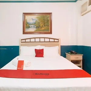 ホテル Reddoorz @ Orsu Pampanga